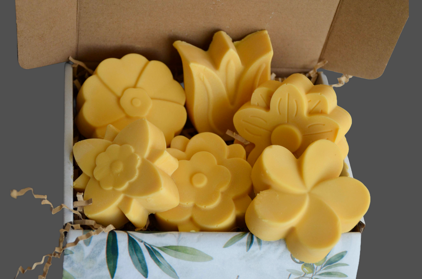 Set of 6 - Assorted Flower Shaped Soaps